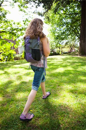 Girl Walking Home from School, Portland, Oregon, USA Stock Photo - Premium Royalty-Free, Code: 600-03865190