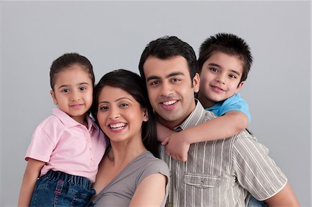 east indian mother and children - Portrait of family Stock Photo - Premium Royalty-Free, Code: 614-05955371