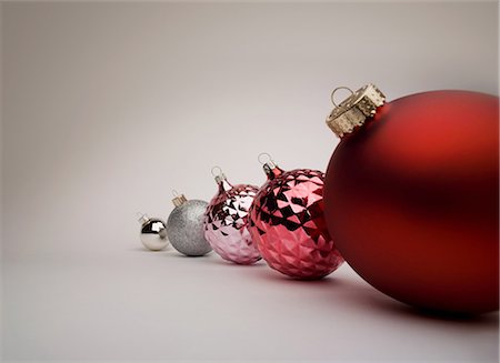 Christmas decorations, studio shot Stock Photo - Premium Royalty-Free, Code: 614-06002236