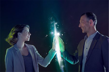 futuristic - Businesspeople connecting through light Foto de stock - Sin royalties Premium, Código: 614-06169442