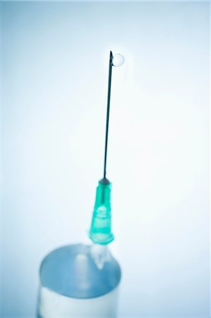 Droplet on syringe Stock Photo - Premium Royalty-Free, Code: 614-06336361
