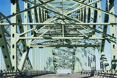 puentes - Steel structure of bridge Foto de stock - Sin royalties Premium, Código: 614-06624674