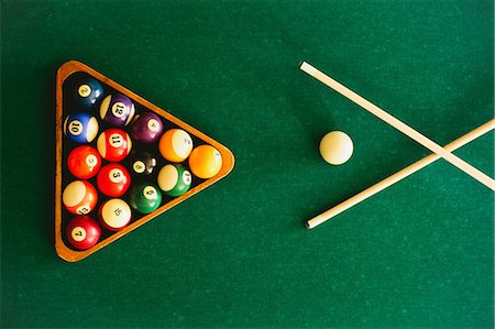 entertainment and game - Balls arranged on pool table Foto de stock - Sin royalties Premium, Código: 614-06625429