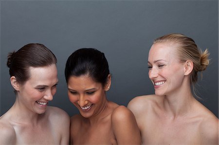simsearch:614-06814236,k - Three young woman laughing Stock Photo - Premium Royalty-Free, Code: 614-06814205