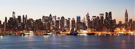 simsearch:614-06813400,k - Panoramic view Manhattan skyline and waterfront at dusk, New York City, USA Stock Photo - Premium Royalty-Free, Code: 614-06813376