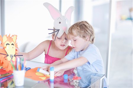 Children's mask making party Stock Photo - Premium Royalty-Free, Code: 614-06973556