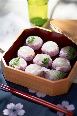Fresh Japanese cuisine served in Bento box Stock Photo - Premium Royalty-Free, Code: 614-07032069