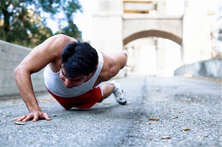 simsearch:614-08307669,k - Man doing push ups on bridge, Arroyo Seco Park, Pasadena, California, USA Stock Photo - Premium Royalty-Free, Code: 614-08307657