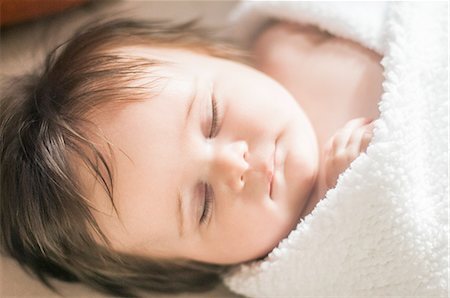 simsearch:614-07031850,k - High angle view of sleeping baby girl wrapped in blanket Stock Photo - Premium Royalty-Free, Code: 614-08392726