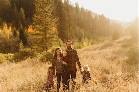 simsearch:614-06002173,k - Portrait of family in rural setting, Mineral King, Sequoia National Park, California, USA Stock Photo - Premium Royalty-Free, Code: 614-08826878