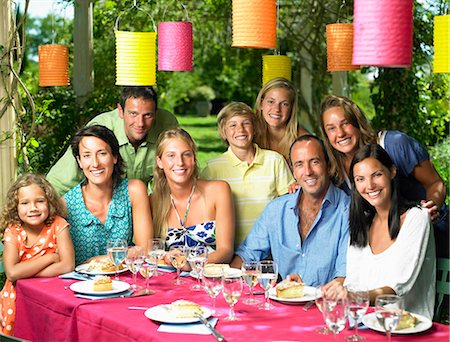 Friends having lunch,  outdoors Stock Photo - Premium Royalty-Free, Code: 614-08865756