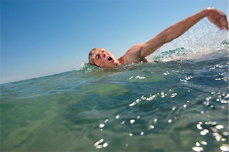 simsearch:614-06624830,k - Man swimming in the sea Stock Photo - Premium Royalty-Free, Code: 614-08866553