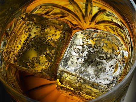 simsearch:614-06002054,k - Close up of ice in drink Stock Photo - Premium Royalty-Free, Code: 614-08867945