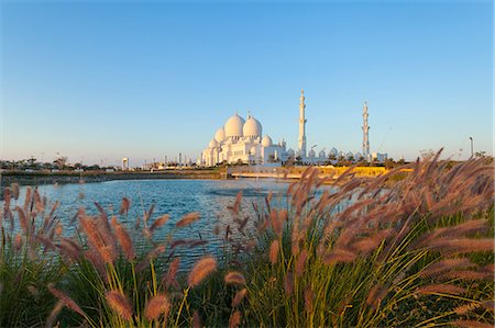 simsearch:649-07710289,k - Sheikh Zayed Mosque at daytime, Abu Dhabi,  United Arab Emirates Stock Photo - Premium Royalty-Free, Code: 614-08876633