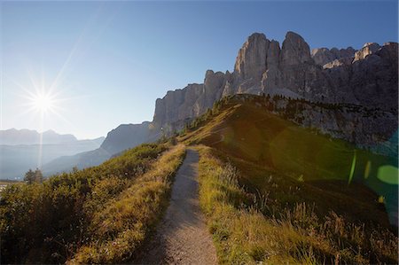 simsearch:693-06667811,k - Mountain footpath, Groedner Joch, South Tyrol, Italy Stock Photo - Premium Royalty-Free, Code: 614-08877198