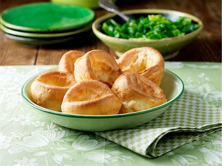 simsearch:614-01088098,k - Yorkshire puddings in vintage green bowl Stock Photo - Premium Royalty-Free, Code: 614-08878429