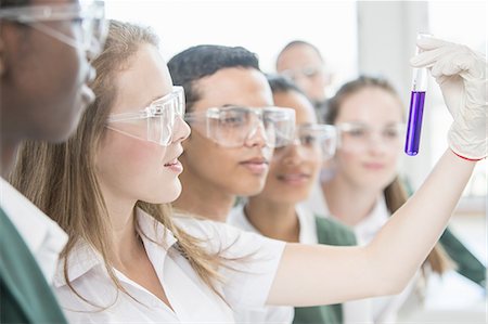 simsearch:614-02984826,k - Students conducting experiment in lab Stock Photo - Premium Royalty-Free, Code: 614-08878752