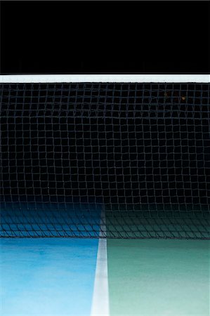 simsearch:632-06317210,k - Tennis net on court at night Foto de stock - Sin royalties Premium, Código: 614-08870826