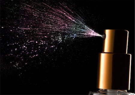 spraying perfume - Nozzle spraying perfume Stock Photo - Premium Royalty-Free, Code: 614-08872566