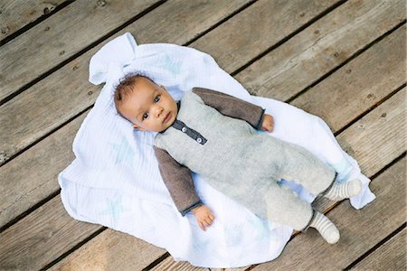 simsearch:614-07031850,k - Portrait of baby boy lying on blanket, overhead view Stock Photo - Premium Royalty-Free, Code: 614-08884827