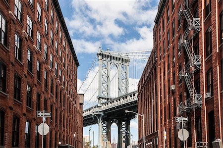 fire escape - Manhattan Bridge, New York, USA Stock Photo - Premium Royalty-Free, Code: 614-09027133