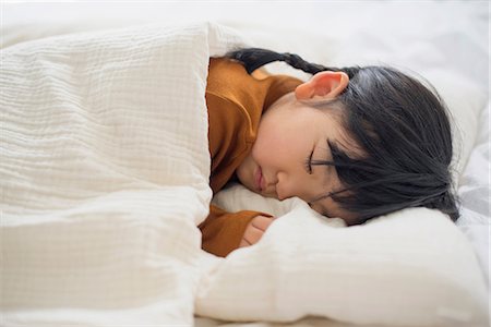 simsearch:649-07521015,k - Little girl sleeping in bed Stock Photo - Premium Royalty-Free, Code: 614-09156825