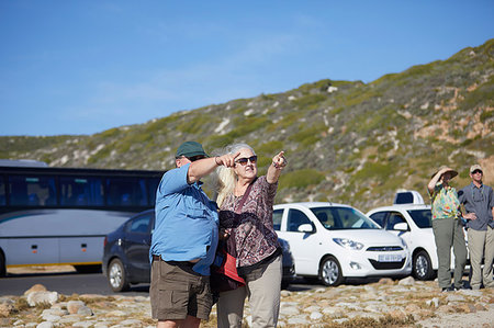 simsearch:6108-06906290,k - Tourists pointing into distance, Cape Town, Western Cape, South Africa Stock Photo - Premium Royalty-Free, Code: 614-09178351