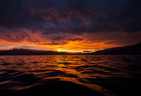 simsearch:614-07487145,k - Sunset over Okanagan Lake and the South Okanagan Valley, Naramata, British Columbia, Canada Photographie de stock - Premium Libres de Droits, Code: 614-09211121