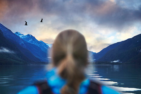 simsearch:614-07240106,k - Rear view of female hiker gazing at seagulls and mountain lake, Haines, Alaska, USA Stock Photo - Premium Royalty-Free, Code: 614-09211543