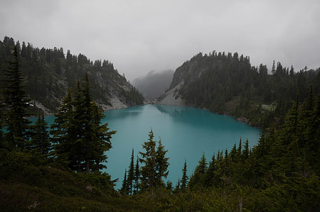 simsearch:6118-08521813,k - Fog over mountains, Alpine Blue Lake, Washington, USA Stock Photo - Premium Royalty-Free, Code: 614-09276449