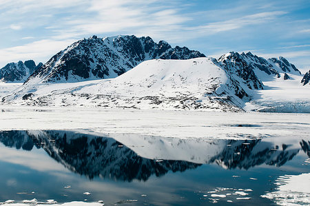 simsearch:6118-08521813,k - Monaco Glacier, Spitzbergen, Svalbard Islands, Norway Stock Photo - Premium Royalty-Free, Code: 614-09276995