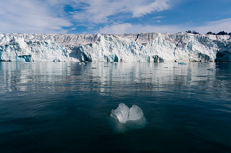 simsearch:6118-08521813,k - Lilliehook Glacier, Spitzbergen, Svalbard Islands, Norway Stock Photo - Premium Royalty-Free, Code: 614-09276996