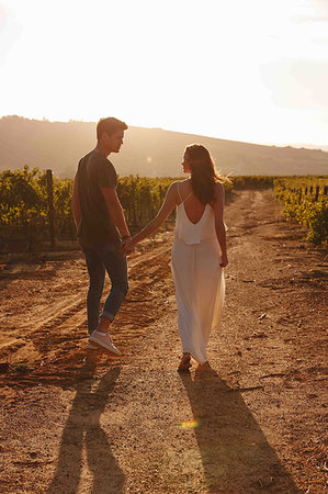 simsearch:614-06898128,k - Couple walking along vineyard, Cape Town, South Africa Stock Photo - Premium Royalty-Free, Code: 614-09270672