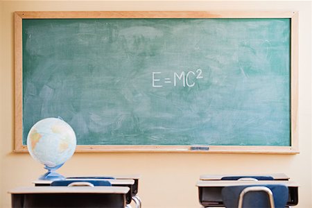 simsearch:625-01250891,k - Globe in a classroom Stock Photo - Premium Royalty-Free, Code: 614-00655168