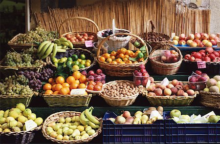 simsearch:614-01088098,k - Fruit on a market stall Stock Photo - Premium Royalty-Free, Code: 614-01088144