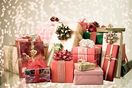 simsearch:649-08085108,k - Christmas gifts Stock Photo - Premium Royalty-Free, Code: 614-02259694