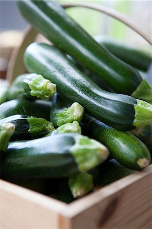 simsearch:614-06169178,k - Courgettes Stock Photo - Premium Royalty-Free, Code: 614-03241198