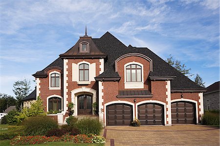 detached house - Exterior of a large house Stock Photo - Premium Royalty-Free, Code: 614-03359690