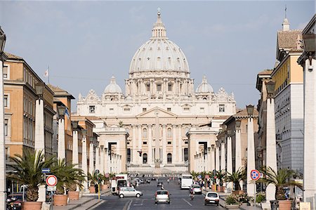 St Peter's, Vatican City, Rome, Italy Stock Photo - Premium Royalty-Free, Code: 614-03393812