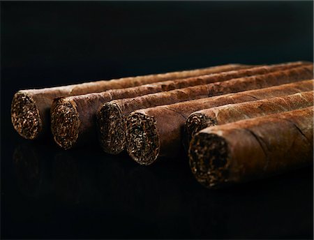 Cigars Stock Photo - Premium Royalty-Free, Code: 614-03468704