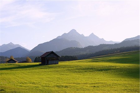 Meadow and karwendel mountains in bavaria Stock Photo - Premium Royalty-Free, Code: 614-03506782