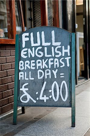 europe sidewalk cafe - Petit déjeuner anglais complet signe Photographie de stock - Premium Libres de Droits, Code: 614-03684686