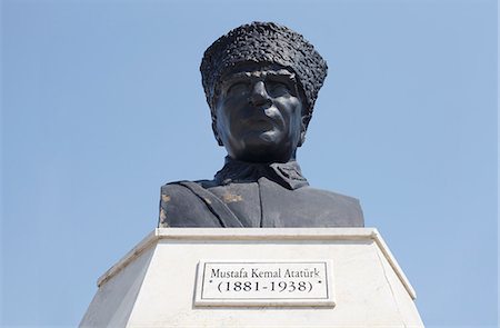 Statue of Mustafa Kemal Ataturk, Turkey Stock Photo - Premium Royalty-Free, Code: 614-03747893