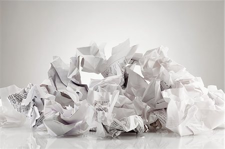 Crumpled sheets of paper Foto de stock - Sin royalties Premium, Código: 614-03982138