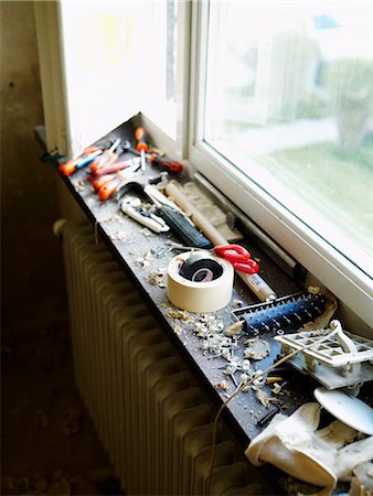 radiator (heater) - Tools in a windowsill, Sweden. Stock Photo - Premium Royalty-Free, Code: 6102-03867329