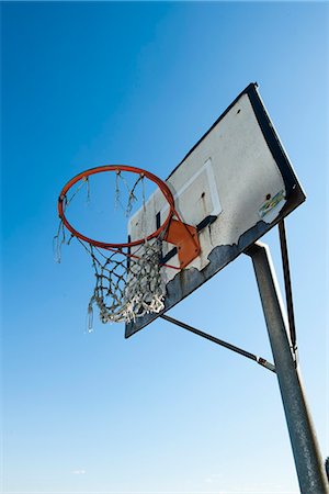 simsearch:632-06317210,k - An old basket goal against the sky, Sweden. Foto de stock - Sin royalties Premium, Código: 6102-03905676