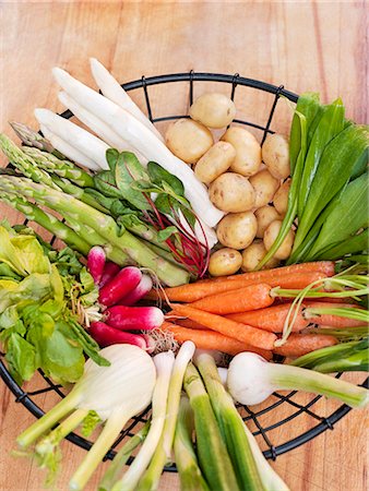 fruit and vegetable - Fresh vegetables in basket Stock Photo - Premium Royalty-Free, Code: 6102-06336762