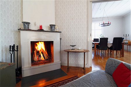Fireplace in living room Stock Photo - Premium Royalty-Free, Code: 6102-06965684