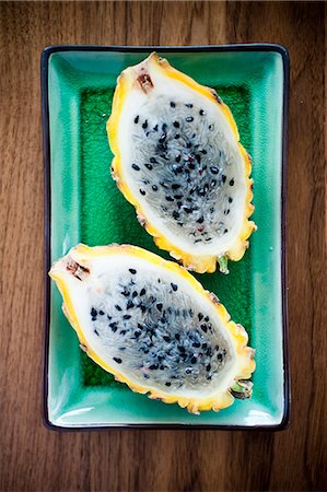 simsearch:6102-07157973,k - Studio shot of halved pitahaya Stock Photo - Premium Royalty-Free, Code: 6102-07157958