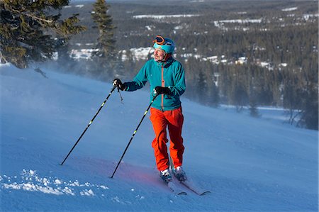 simsearch:6102-07158155,k - Man on ski slope Stock Photo - Premium Royalty-Free, Code: 6102-07158158